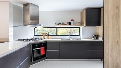 Amazon Republic Day Sale: Unveil elegance in your kitchen with irresistible deals on stylish chimneys. (Pexels)