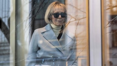 Former magazine columnist E. Jean Carroll (C) arrives at Manhattan federal court in New York on January 17, 2024 for the second defamation trial against former US President and 2024 presidential candidate Donald Trump.(Photo by ANGELA WEISS / AFP) (AFP) Former magazine columnist E. Jean Carroll (C) arrives at Manhattan federal court in New York on January 17, 2024 for the second defamation trial against former US President and 2024 presidential candidate Donald Trump.(Photo by ANGELA WEISS / AFP) (AFP)