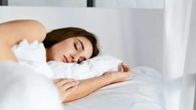 "The cultivation of bedtime rituals can notably elevate mental health by fostering relaxation and ensuring high-quality sleep. Engaging in soothing activities before bedtime, such as reading, practicing mindfulness meditation, or taking a warm bath, sends signals to the body to wind down, reducing stress and anxiety levels for a smoother transition into sleep," adds Dr Agarwal, as she further elaborates on bedtime habits that can improve sleep and mental health. (Unsplash) "The cultivation of bedtime rituals can notably elevate mental health by fostering relaxation and ensuring high-quality sleep. Engaging in soothing activities before bedtime, such as reading, practicing mindfulness meditation, or taking a warm bath, sends signals to the body to wind down, reducing stress and anxiety levels for a smoother transition into sleep," adds Dr Agarwal, as she further elaborates on bedtime habits that can improve sleep and mental health. (Unsplash)