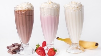 2. Milk and sour fruits: One of the Ayurvedic texts Yogaratnakara mentions this combination is as good as poison for the gut and must be avoided at all costs. (Freepik) 2. Milk and sour fruits: One of the Ayurvedic texts Yogaratnakara mentions this combination is as good as poison for the gut and must be avoided at all costs. (Freepik)