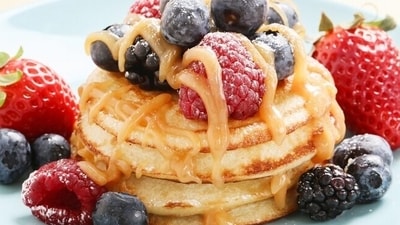 4. Milk and sea salt: This is a common combination used in pancakes and breads. Long-term use leads to impaired digestive fire. If you must add salt, use rock salt instead. (Freepik) 4. Milk and sea salt: This is a common combination used in pancakes and breads. Long-term use leads to impaired digestive fire. If you must add salt, use rock salt instead. (Freepik)