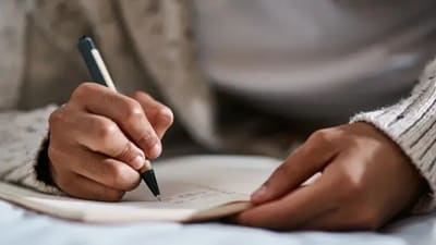 Maintaining a gratitude journal at the end of every day helps in increasing the production of Serotonin and Dopamine. (Unsplash) Maintaining a gratitude journal at the end of every day helps in increasing the production of Serotonin and Dopamine. (Unsplash)