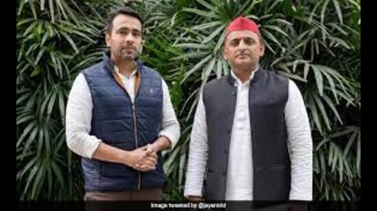 ₹20 hike in SAP for sugarcane negligible, measly: Jayant, Akhilesh (file)