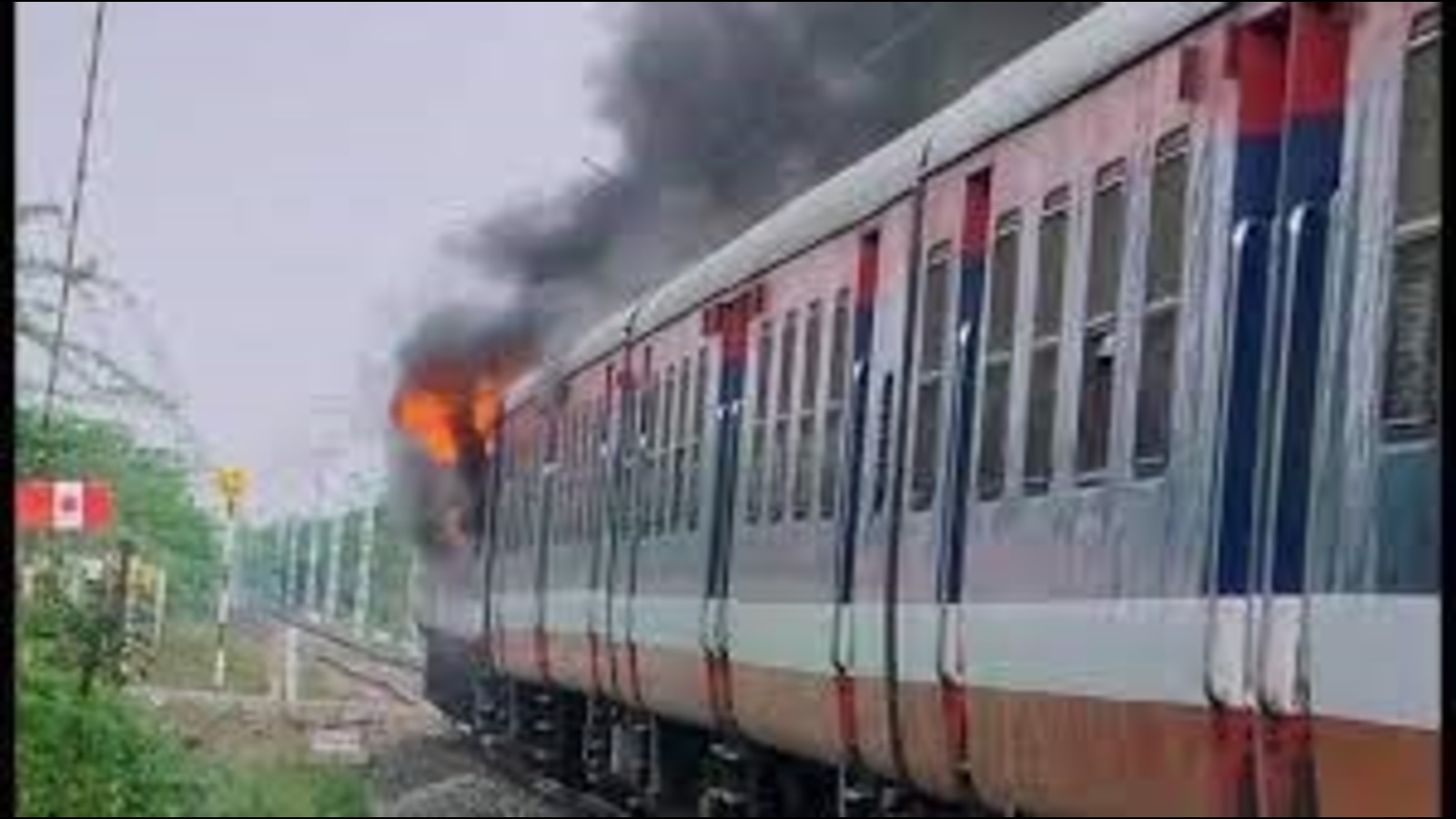 NCR issues helpline number to prevent fire incidents on trains - Vimarsana News