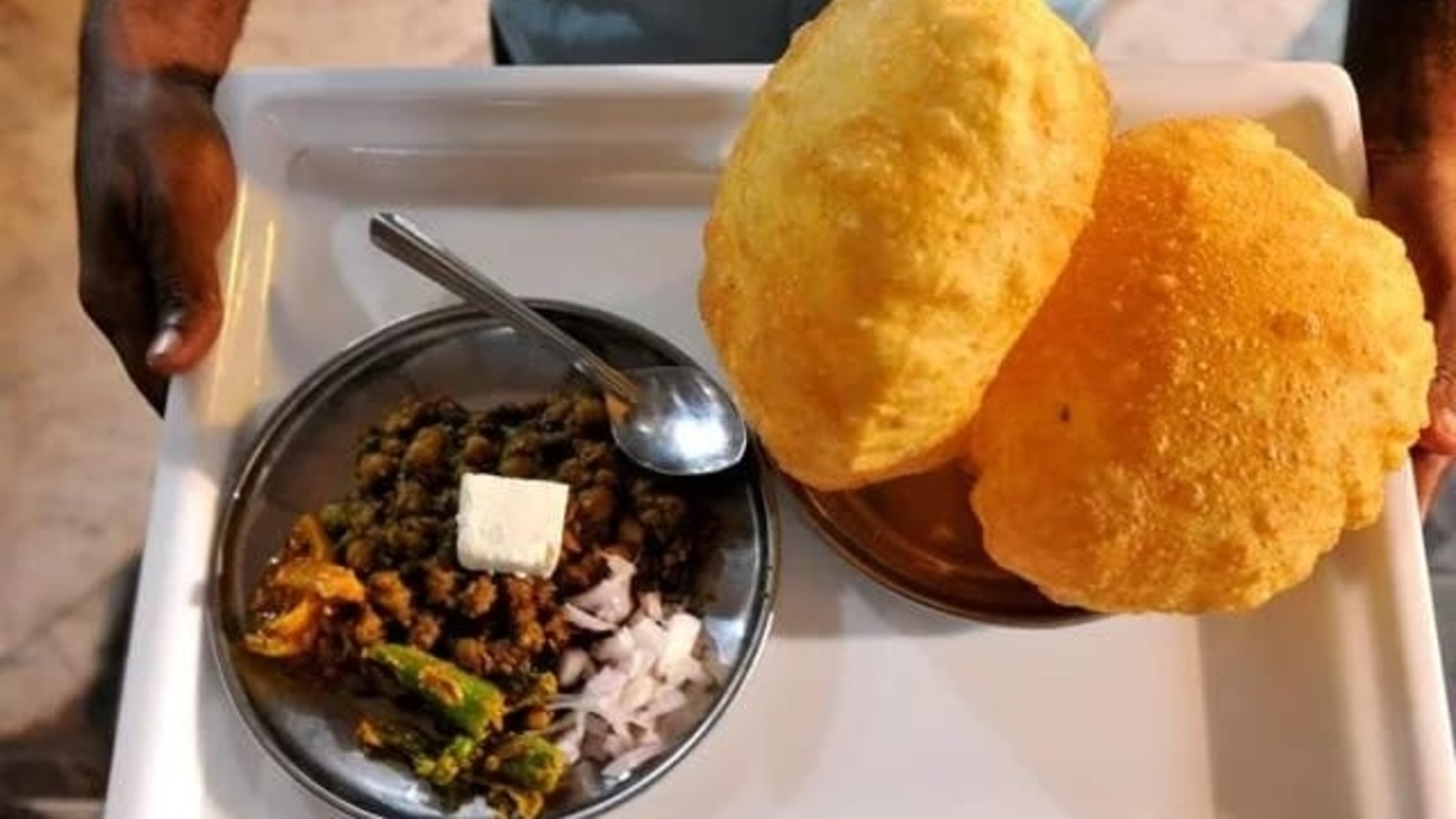 This Noida restaurant offers free 'chole bhature' for cancelling Maldives trip | Latest News India - Vimarsana News
