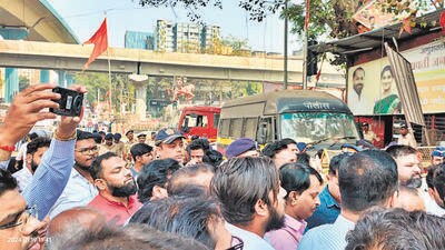 2 Shiv Sena factions finally call a truce, agree to share office space in Chembur