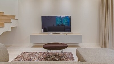 Amazon Republic Day Sale: Treat yourself to exceptional entertainment with 4k ultra HD smart TV from top brands. (Pexels) Amazon Republic Day Sale: Treat yourself to exceptional entertainment with 4k ultra HD smart TV from top brands. (Pexels)