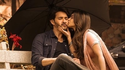 Guntur Kaaram box office collection day 6: Mahesh Babu and Sreeleela star in the film. Guntur Kaaram box office collection day 6: Mahesh Babu and Sreeleela star in the film.