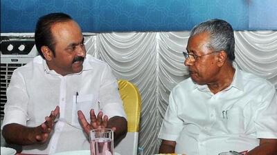 Leader of the opposition V D Satheesan with chief minister Pinarayi Vijayan. (HT Photo)