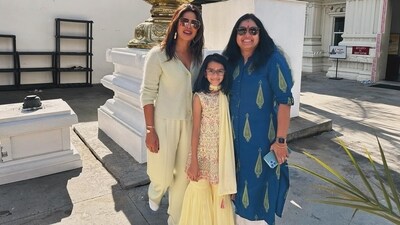 Priyanka Chopra with fans at a US temple. Priyanka Chopra with fans at a US temple.