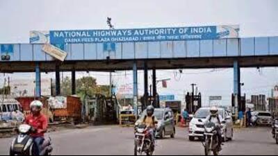 The Sultanpur Chowk was listed as one of the 14 black spots in the district that witness high-traffic density and the situation is worsened due to the presence of a railway crossing at the Dhulkot fatak. (HT File) The Sultanpur Chowk was listed as one of the 14 black spots in the district that witness high-traffic density and the situation is worsened due to the presence of a railway crossing at the Dhulkot fatak. (HT File)
