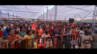 Thousands of villagers from 30 villages gathered in Palghar for the public hearing.