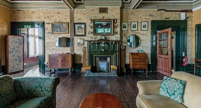 Granny chic to maximalism: 4 top vintage interior trends with a modern twist (Pixabay) Granny chic to maximalism: 4 top vintage interior trends with a modern twist (Pixabay)