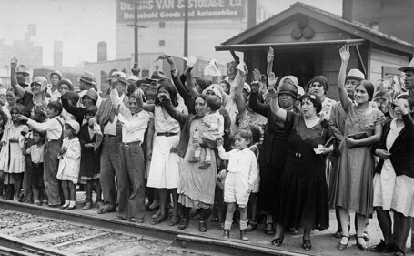 People waving goodbye to a train carrying 1,500 Mexicans from Los Angeles on August 20, 1931
(Source: Wiki Commons) People waving goodbye to a train carrying 1,500 Mexicans from Los Angeles on August 20, 1931
(Source: Wiki Commons)