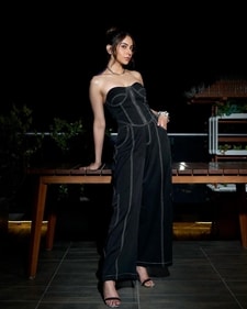 Rakul Preet Singh elevates a basic co-ord set with the contrast stitch detailing (Photo: Instagram)