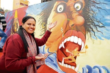 Remi Poddar, a Noida-based visual artist explains the relevance of her painting scenes from the Ramayana. (Photo: Raajessh Kashyap/HT) Remi Poddar, a Noida-based visual artist explains the relevance of her painting scenes from the Ramayana. (Photo: Raajessh Kashyap/HT)