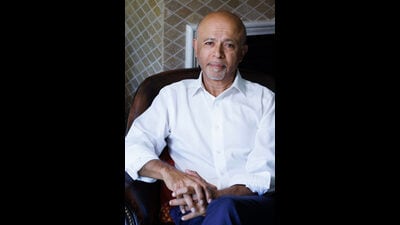 Author Abraham Verghese (Christopher P. Michel)