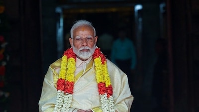 Prime Minister Narendra Modi visits Sri Ranganathaswamy Temple to offer prayers, in Tiruchirappalli on Saturday. (Facebook/Narendra Modi)