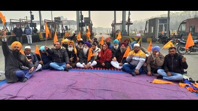 Qaumi Insaaf Morcha holds protests at 13 toll plazas in Punjab (HT Photo)