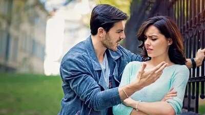 When we spend time with our family and friends, a toxic partner may make jealous accusations and try to pull us away. (Unsplash) When we spend time with our family and friends, a toxic partner may make jealous accusations and try to pull us away. (Unsplash)
