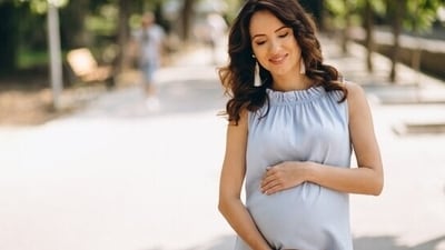 2. Boosts mood: Regular walking releases endorphins, the body's natural mood lifters. This can be particularly beneficial during pregnancy when hormonal changes may affect mood. (Freepik) 2. Boosts mood: Regular walking releases endorphins, the body's natural mood lifters. This can be particularly beneficial during pregnancy when hormonal changes may affect mood. (Freepik)