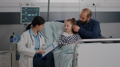 From neonatal and primary care, to surgery and endocrinology, the quality of pediatric health care is almost universally worse for non-White children (Freepik) From neonatal and primary care, to surgery and endocrinology, the quality of pediatric health care is almost universally worse for non-White children (Freepik)