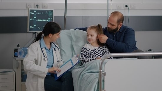 From neonatal and primary care, to surgery and endocrinology, the quality of pediatric health care is almost universally worse for non-White children (Freepik)
