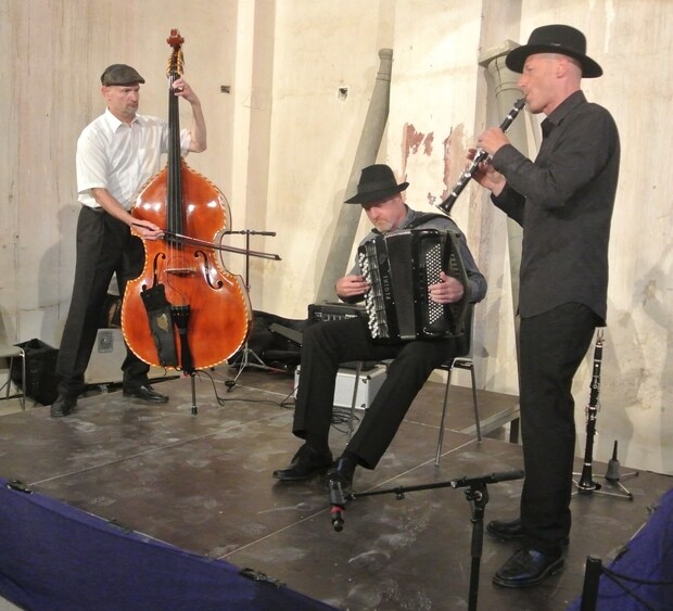 The word Meschugge means people who are a little crazy, and the same applies to this trio which will perform in the memory of victims of the Holocaust. Sounds that depict joy, sadness and sensuality will take centrestage at this event presented in collaboration with Austrian Cultural Forum. The word Meschugge means people who are a little crazy, and the same applies to this trio which will perform in the memory of victims of the Holocaust. Sounds that depict joy, sadness and sensuality will take centrestage at this event presented in collaboration with Austrian Cultural Forum.