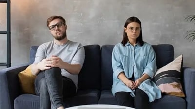 We often feel that we do not have any new things to talk about. This is a major sign that we need to rekindle the relationship. (Unsplash) We often feel that we do not have any new things to talk about. This is a major sign that we need to rekindle the relationship. (Unsplash)