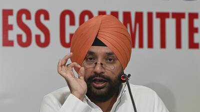 Delhi Pradesh Congress Committee (DPCC) president Arvinder Singh Lovely said that the party will abide by the high command’s decision on an alliance with the AAP. (Sanjeev Verma/HT Photo) Delhi Pradesh Congress Committee (DPCC) president Arvinder Singh Lovely said that the party will abide by the high command’s decision on an alliance with the AAP. (Sanjeev Verma/HT Photo)