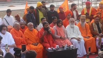 Various Sadhus and VVIPs reached Ayodhya on the eve of the consecration ceremony of the Ram Temple. In the picture, Yoga guru Ram Dev Baba holds the microphone. (Deepak Gupta/HT Photo) Various Sadhus and VVIPs reached Ayodhya on the eve of the consecration ceremony of the Ram Temple. In the picture, Yoga guru Ram Dev Baba holds the microphone. (Deepak Gupta/HT Photo)