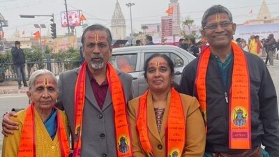 Sridhar Vembu (second from left) posing for the camera with his family in Ayodhya. (X/@svembu) Sridhar Vembu (second from left) posing for the camera with his family in Ayodhya. (X/@svembu)