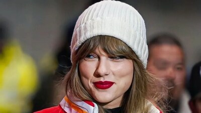 Taylor Swift wore a white beanie to see her boyfriend, NFL player Travis Kelce play a football game (Instagram) Taylor Swift wore a white beanie to see her boyfriend, NFL player Travis Kelce play a football game (Instagram)