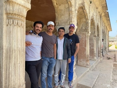 Ajay Chaudhary, Randeep Hooda, Pravin Sisodia and Rajniesh Duggall during the shoot of Inspector Avinash in Ayodhya Ajay Chaudhary, Randeep Hooda, Pravin Sisodia and Rajniesh Duggall during the shoot of Inspector Avinash in Ayodhya