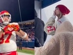 Taylor Swift blows kisses to booing Bills fans