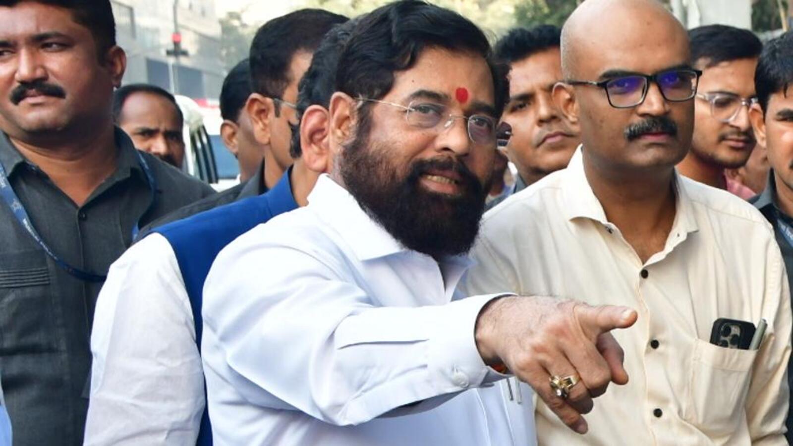 SC seeks replies from Eknath Shinde, 38 MLAs on speaker's favourable ruling | Latest News India - Vimarsana News