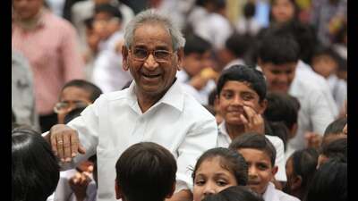 CMS founder Jagdish Gandhi with students. (File photo) CMS founder Jagdish Gandhi with students. (File photo)