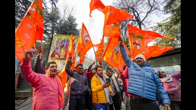 Devotees arrive to offer prayers at the Shankaracharya Temple on the occasion of Ayodhya Ram Mandir 'Pran Pratishtha' ceremony, in Srinagar on Monday. (PTI) Devotees arrive to offer prayers at the Shankaracharya Temple on the occasion of Ayodhya Ram Mandir 'Pran Pratishtha' ceremony, in Srinagar on Monday. (PTI)