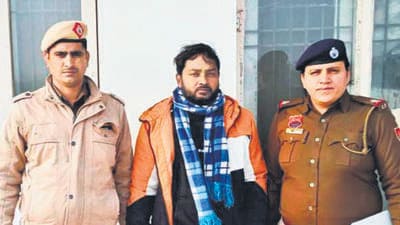 Inspector Sandeep Kumar, station house officer of Sector-9A police station, said that the suspect, Mohammad Sohrab, was operating a clinic at Nathupur in DLF Phase 3 on the basis of the fake certificate. (HT Photo) Inspector Sandeep Kumar, station house officer of Sector-9A police station, said that the suspect, Mohammad Sohrab, was operating a clinic at Nathupur in DLF Phase 3 on the basis of the fake certificate. (HT Photo)