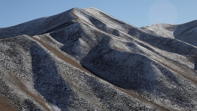 Hills covered with snow is pictured on the way to Lomanthang, a rural municipality in north west Nepal bordering Tibet at Mustang district, Nepal December 15,2023. REUTERS/Navesh Chitrakar (REUTERS)