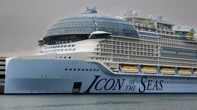 The world’s largest cruise ship, the Icon is over 1,000 feet long (360 meters) and weighs in around 250,000 gross registered tons. Photographer: Eva Marie Uzcategui/Bloomberg (Bloomberg) The world’s largest cruise ship, the Icon is over 1,000 feet long (360 meters) and weighs in around 250,000 gross registered tons. Photographer: Eva Marie Uzcategui/Bloomberg (Bloomberg)