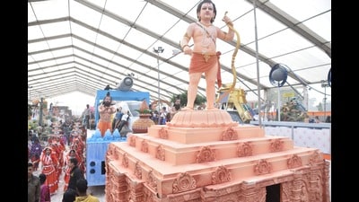 The tableau displays festival of lights, symbolising the auspicious arrival of Lord Ram in Ayodhya. This is the third time that Ayodhya figures as UP’s theme at the parade. (Sourced) The tableau displays festival of lights, symbolising the auspicious arrival of Lord Ram in Ayodhya. This is the third time that Ayodhya figures as UP’s theme at the parade. (Sourced)