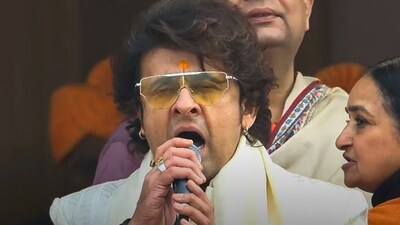 Singer Sonu Nigam sings bhajan at the Ram Mandir ahead of the consecration ceremony. (PTI Photo) (PTI) Singer Sonu Nigam sings bhajan at the Ram Mandir ahead of the consecration ceremony. (PTI Photo) (PTI)
