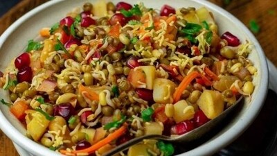 Sprouts bhel: Tasty, crunchy and healthy, sprouts bhel is the perfect snack to nourish your body at any time of the day. Enzymes from sprouts aid digestion and phytosterols help soothe the gut. (Pinterest) Sprouts bhel: Tasty, crunchy and healthy, sprouts bhel is the perfect snack to nourish your body at any time of the day. Enzymes from sprouts aid digestion and phytosterols help soothe the gut. (Pinterest)