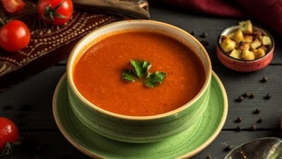 Soup & veggies: Regular intake of vegetable and fibre can keep gut issues like constipation and bloating at bay. A variety of fibers from veggies support stool formation and gut bacteria diversity. (Freepik) Soup & veggies: Regular intake of vegetable and fibre can keep gut issues like constipation and bloating at bay. A variety of fibers from veggies support stool formation and gut bacteria diversity. (Freepik)