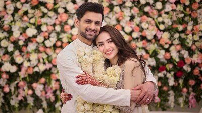 Shoaib Malik and Sana Javed at their wedding. Shoaib Malik and Sana Javed at their wedding.