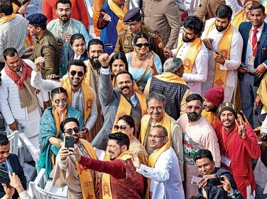 Actor Ayushmann Khurrana and Dr Shriram Nene click selfie with Alia Bhatt, Ranbir Kapoor, Vicky Kaushal, Katrina Kaif, Neetu Mahaveer Jain, Rohit Shetty, Rajkumar Hirani, Mahaveer Jain, Madhuri Dixit Nene (PTI)
