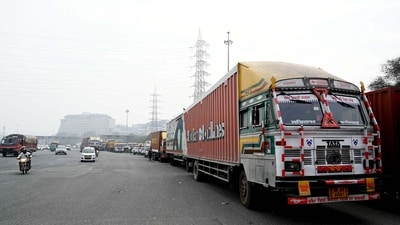 According to the advisory issued on Monday, flying of sub-conventional aerial platforms such as paragliders, paramotors, hang gliders, unmanned aerial vehicles, unmanned aircraft systems, microlight aircraft, remotely piloted aircraft, hot air balloons, small-size powered aircraft, quadcopters or para jumping from aircraft are prohibited over the National Capital Territory of Delhi till February 15. (HT Photo/Praveen Kumar) According to the advisory issued on Monday, flying of sub-conventional aerial platforms such as paragliders, paramotors, hang gliders, unmanned aerial vehicles, unmanned aircraft systems, microlight aircraft, remotely piloted aircraft, hot air balloons, small-size powered aircraft, quadcopters or para jumping from aircraft are prohibited over the National Capital Territory of Delhi till February 15. (HT Photo/Praveen Kumar)