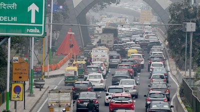 The traffic was also affected on Outer Ring Road and near the Pragati Maidan tunnel, Sarai Kale Khan, ITO, near Zoo red light traffic, Majnu Ka Tila and Ajmeri Gate flyover from Paharganj to Ajmeri Gate etc. (HT Photo/Sunil Ghosh) The traffic was also affected on Outer Ring Road and near the Pragati Maidan tunnel, Sarai Kale Khan, ITO, near Zoo red light traffic, Majnu Ka Tila and Ajmeri Gate flyover from Paharganj to Ajmeri Gate etc. (HT Photo/Sunil Ghosh)
