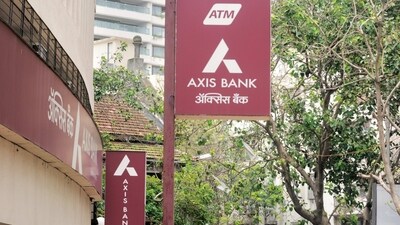 Axis Bank Q3 results were better than expected, with ₹6071 crore net profit. (MINT_PRINT) Axis Bank Q3 results were better than expected, with ₹6071 crore net profit. (MINT_PRINT)